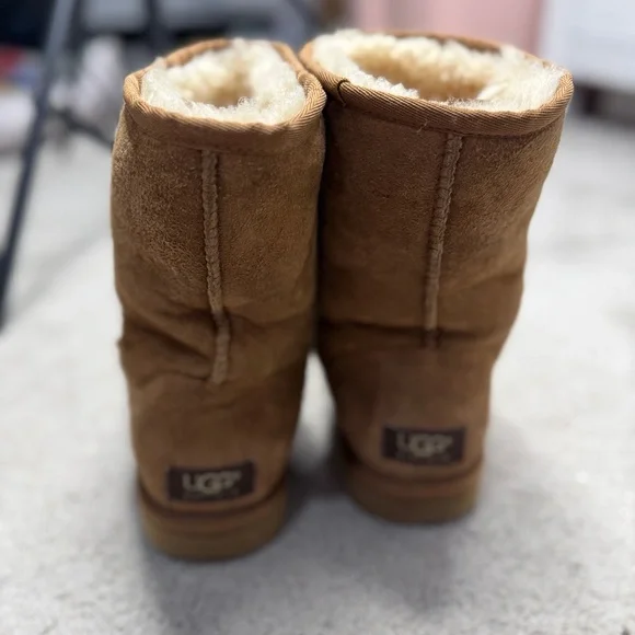 UGG Classic Short Boots in Cream and Brown - Picture 4 of 8